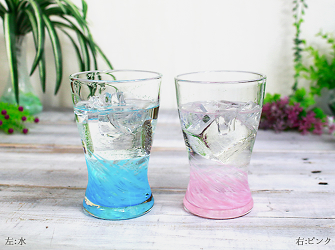 海蛍アイスグラス水とピンク